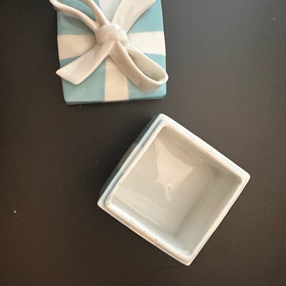 Tiffany & Co. Blue and White Decorative Box - Picture 6 of 7